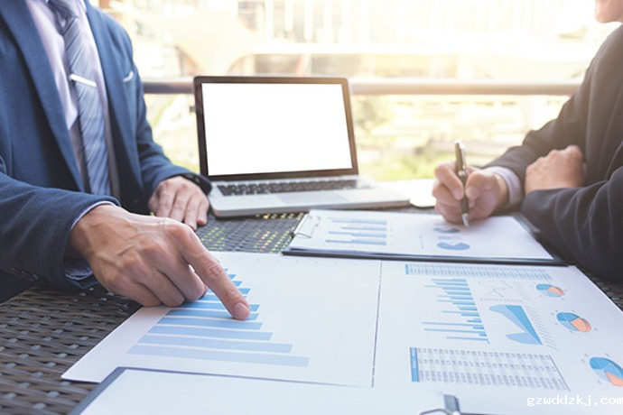 中煤协：预计2026年露天煤矿无人矿卡将迎爆发式增长